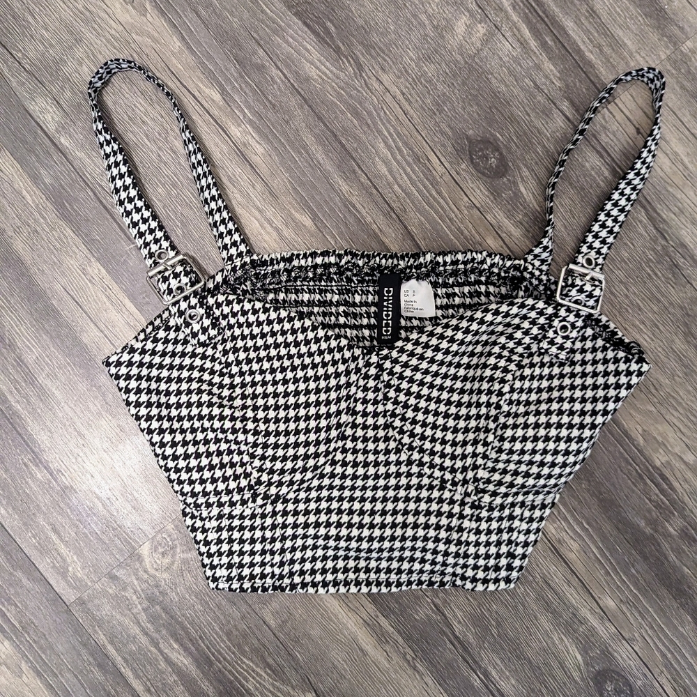 H&M tank | H&M hounds tooth cropped tank | Color: Black and White | Size: S |